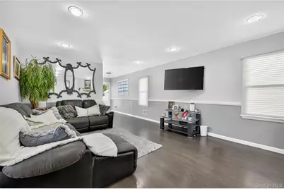 2501 Lancaster Street, East Meadow, NY 11554 - Photo 12