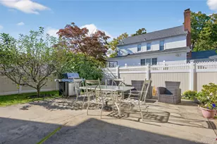 2501 Lancaster St, East Meadow, NY 11554 - Photo 24