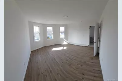 83 Kraemer Street, Hicksville, NY 11801 - Photo 18