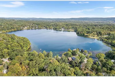 6807 Chelsea Cove N, Hopewell Junction, NY 12533 - Photo 2