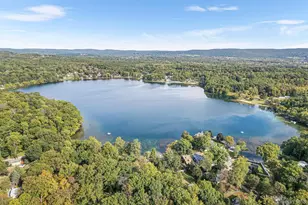 6807 Chelsea Cove N, Hopewell Junction, NY 12533 - Photo 2