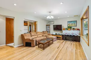 27-22 Bayside Ln, Flushing, NY 11358 - Photo 4