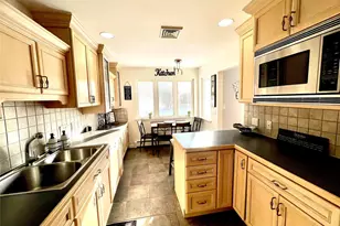 14 R Dean Pl, Middletown, NY 10940 - Photo 12