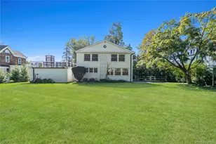 99 Warner Ave, Roslyn Heights, NY 11577 - Photo 28