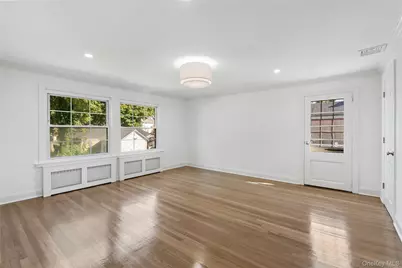 99 Warner Avenue, Roslyn Heights, NY 11577 - Photo 24
