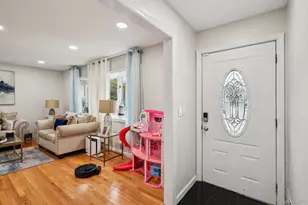 374 Miller Ave, Freeport, NY 11520 - Photo 4