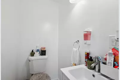 374 Miller Avenue, Freeport, NY 11520 - Photo 32