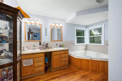 1 Essex Road, Poughkeepsie, NY 12601 - Photo 10