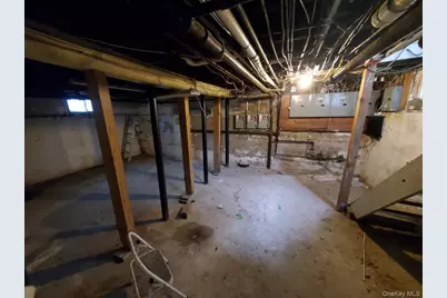 83 Kraemer Street, Hicksville, NY 11801 - Photo 38