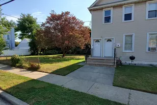 83 Kraemer St, Hicksville, NY 11801 - Photo 2