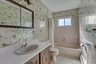 282 N Oak St, Massapequa, NY 11758 - Photo 16