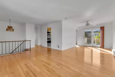 282 N Oak Street, Massapequa, NY 11758 - Photo 6