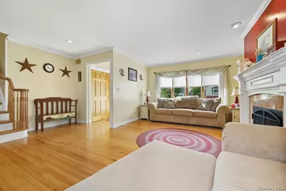 3405 Lufberry Avenue, Wantagh, NY 11793 - Photo 10