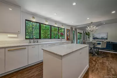 262 Huntington Bay Road, Huntington, NY 11743 - Photo 6