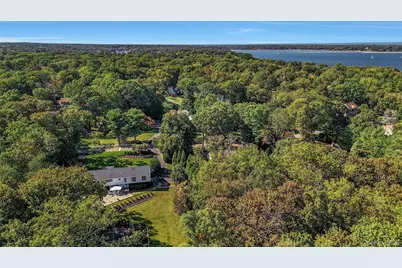 262 Huntington Bay Road, Huntington, NY 11743 - Photo 32