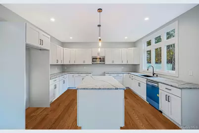 90 Yaphank Road W, Coram, NY 11727 - Photo 8