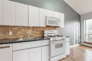 3268 Jackson Ave, Wantagh, NY 11793 - Photo 14