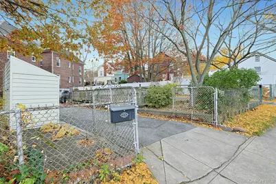 317 E 242nd Street, Bronx, NY 10470 - Photo 34