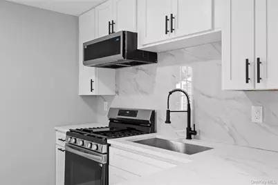 635 Provost Avenue, Bellport, NY 11713 - Photo 8