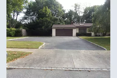 56 Rose Street, Smithtown, NY 11787 - Photo 2