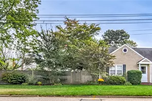 60 Everett St, Patchogue, NY 11772 - Photo 2