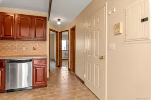 69-21 62nd Dr, Middle Village, NY 11379 - Photo 8