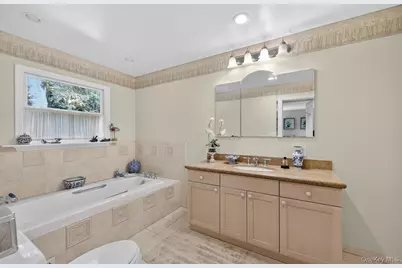 135 Piping Rock Road, Locust Valley, NY 11560 - Photo 22