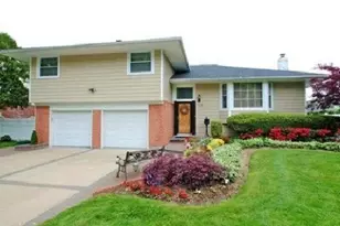 708 Salisbury Park Dr, Westbury, NY 11590 - Photo 32