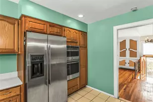 708 Salisbury Park Dr, Westbury, NY 11590 - Photo 12