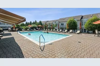 383 Summer Court, East Meadow, NY 11554 - Photo 10