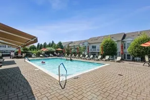 383 Summer Ct, East Meadow, NY 11554 - Photo 10