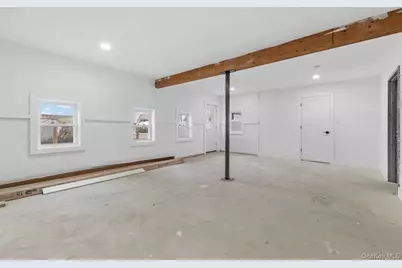 873 S 7th Street, Lindenhurst, NY 11757 - Photo 22