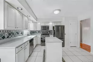 10 Headden Dr, Spring Valley, NY 10977 - Photo 8