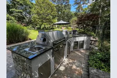 220 Pleasure Drive, Riverhead, NY 11901 - Photo 8