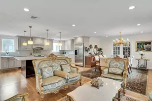 1 Regency Ln, Dix Hills, NY 11746 - Photo 20