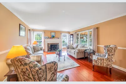 190 Connetquot Drive, Oakdale, NY 11769 - Photo 24