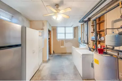 190 Connetquot Drive, Oakdale, NY 11769 - Photo 48