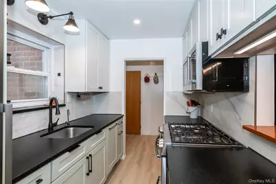 673 Pelham Road #E14, New Rochelle, NY 10805 - Photo 12