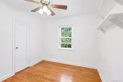 1218 Terrace Boulevard, New Hyde Park, NY 11040 - Photo 10