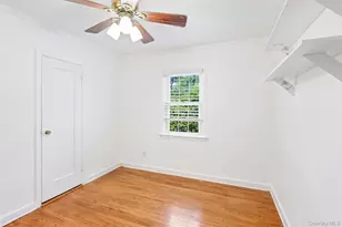 1218 Terrace Blvd, New Hyde Park, NY 11040 - Photo 10