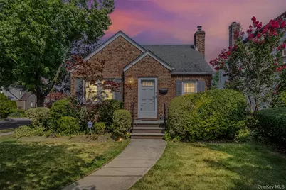 1218 Terrace Boulevard, New Hyde Park, NY 11040 - Photo 2