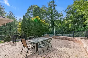 1 Crystal Dr, Great Neck, NY 11021 - Photo 18