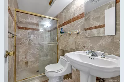 1 Crystal Drive, Great Neck, NY 11021 - Photo 18