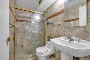 1 Crystal Dr, Great Neck, NY 11021 - Photo 18