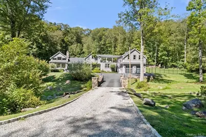 1570 Journeys End Road, Croton on Hudson, NY 10520 - Photo 2