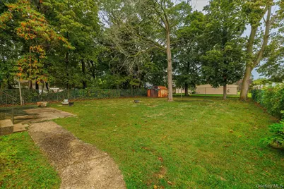 118 Coolidge Avenue, Amityville, NY 11701 - Photo 22