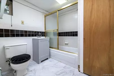 118 Coolidge Avenue, Amityville, NY 11701 - Photo 18