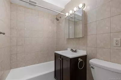 2824 Zulette Avenue, Bronx, NY 10461 - Photo 32