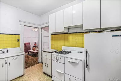 5523 Van Cleef Street, Flushing, NY 11368 - Photo 10