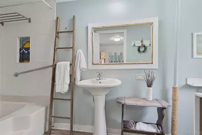 8 North Railroad Avenue, Jamesport, NY 11901 - Photo 12